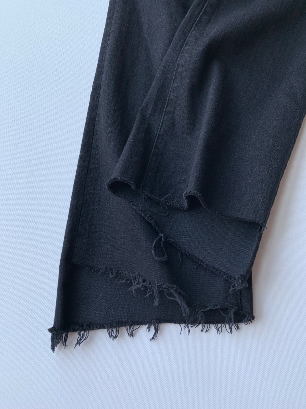 MOTHER The Insider Crop Step Fray jeans Women's Size 28 in Black - Picture 10 of 16